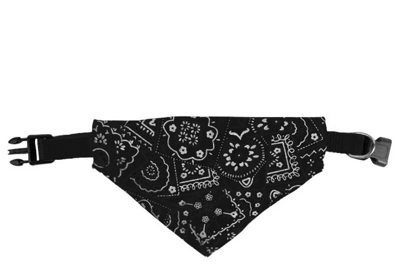 Sort fleksibelt halsbånd med mønstret bandana