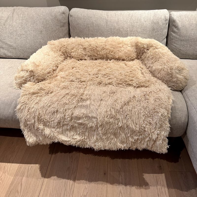 Beige fluffy hundeseng til sofa, seng, bil og gulv - Seng til hund og katt